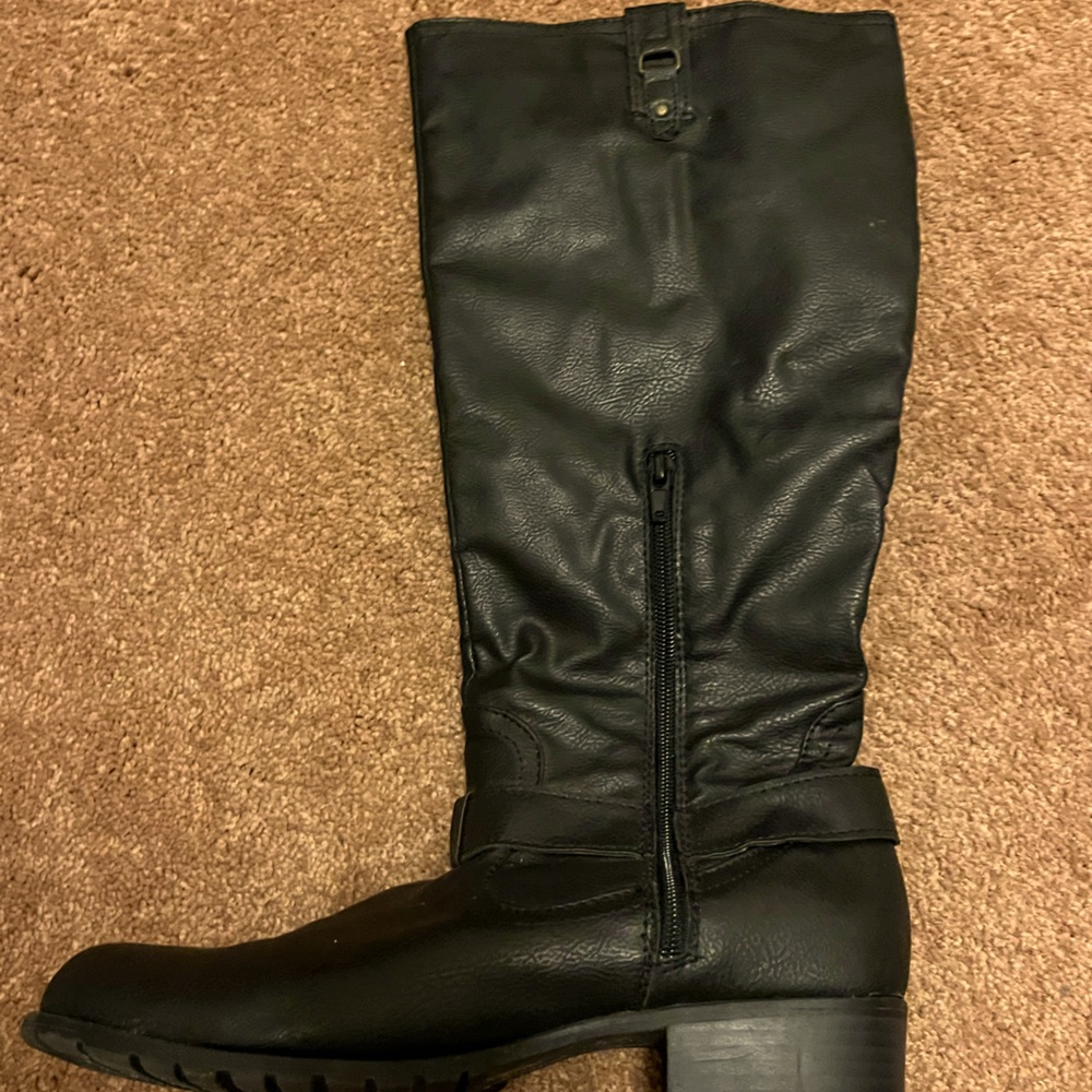 Boots size 8.5